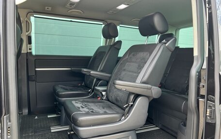 Volkswagen Multivan T6 рестайлинг, 2018 год, 4 100 000 рублей, 20 фотография