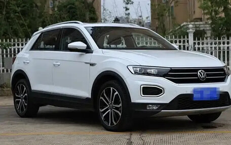 Volkswagen T-Roc I, 2022 год, 2 580 000 рублей, 3 фотография