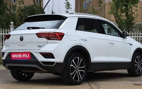 Volkswagen T-Roc I, 2022 год, 2 580 000 рублей, 5 фотография