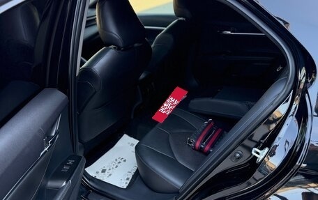 Toyota Camry, 2021 год, 2 950 000 рублей, 10 фотография