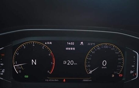 Volkswagen T-Roc I, 2022 год, 2 580 000 рублей, 8 фотография
