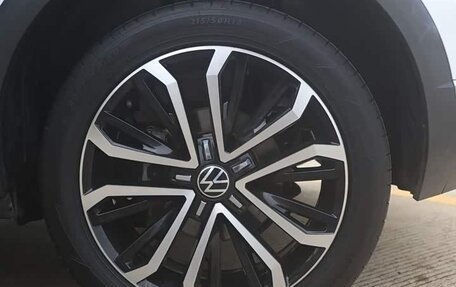 Volkswagen T-Roc I, 2022 год, 2 580 000 рублей, 18 фотография
