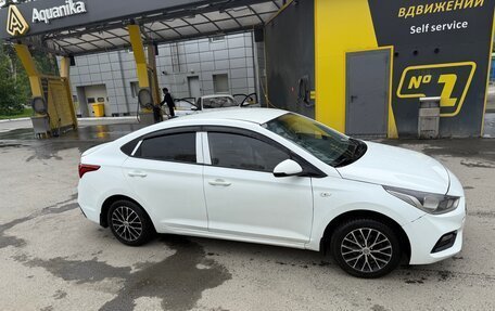 Hyundai Solaris II рестайлинг, 2017 год, 450 000 рублей, 3 фотография
