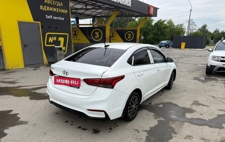 Hyundai Solaris II рестайлинг, 2017 год, 450 000 рублей, 5 фотография