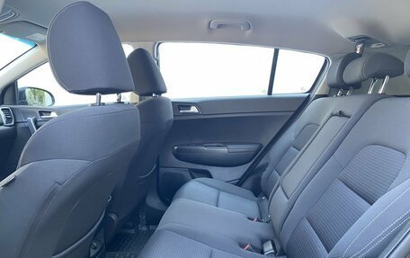KIA Sportage IV рестайлинг, 2018 год, 1 840 000 рублей, 10 фотография