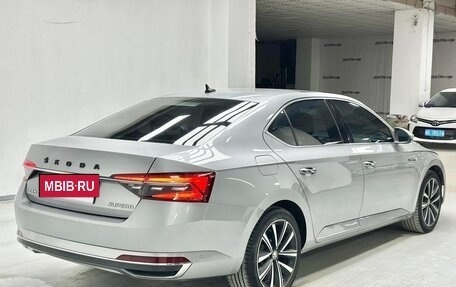 Skoda Superb III рестайлинг, 2022 год, 1 890 000 рублей, 6 фотография
