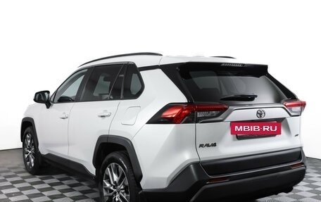 Toyota RAV4, 2021 год, 3 155 000 рублей, 8 фотография