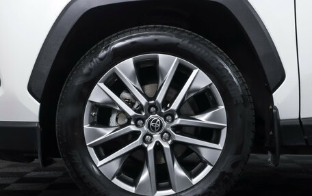 Toyota RAV4, 2021 год, 3 155 000 рублей, 21 фотография