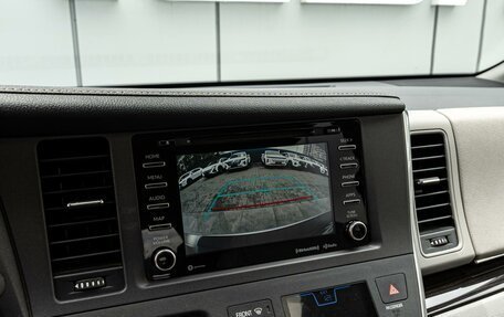 Toyota Sienna III, 2017 год, 3 120 000 рублей, 16 фотография