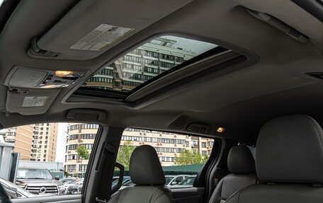 Toyota Sienna III, 2017 год, 3 120 000 рублей, 14 фотография