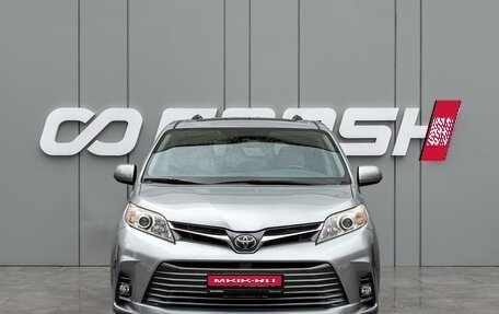 Toyota Sienna III, 2017 год, 3 120 000 рублей, 3 фотография