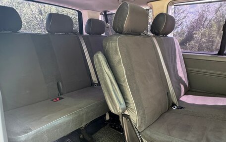 Volkswagen Caravelle T5, 2004 год, 1 500 000 рублей, 13 фотография