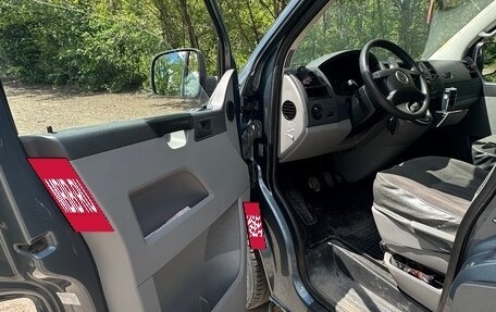 Volkswagen Caravelle T5, 2004 год, 1 500 000 рублей, 10 фотография