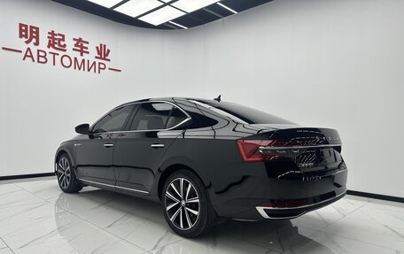 Skoda Superb III рестайлинг, 2022 год, 1 940 000 рублей, 4 фотография