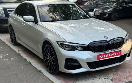 BMW 3 серия, 2019 год, 3 100 000 рублей, 3 фотография