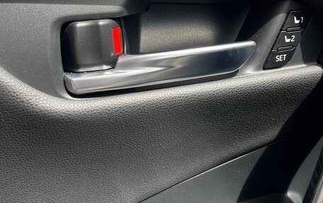 Toyota RAV4, 2022 год, 3 700 000 рублей, 14 фотография