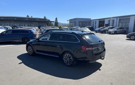 Skoda Superb III рестайлинг, 2023 год, 3 190 000 рублей, 2 фотография