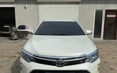 Toyota Camry, 2017 год, 1 900 000 рублей, 1 фотография