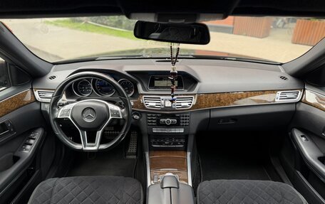 Mercedes-Benz E-Класс, 2014 год, 2 200 000 рублей, 29 фотография