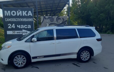 Toyota Sienna III, 2016 год, 2 680 000 рублей, 5 фотография