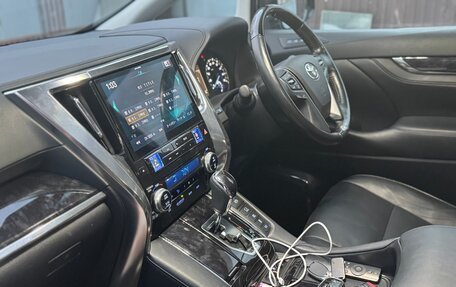 Toyota Vellfire II, 2018 год, 3 550 000 рублей, 3 фотография