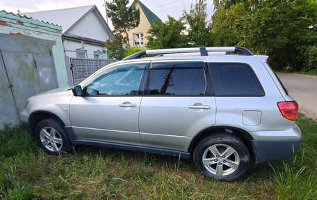 Mitsubishi Outlander III рестайлинг 3, 2003 год, 525 000 рублей, 9 фотография