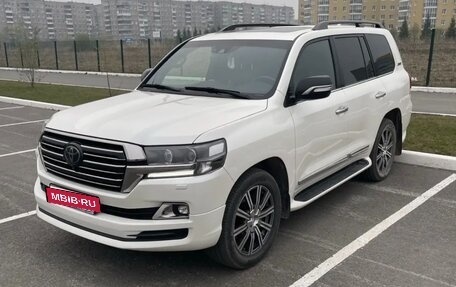 Toyota Land Cruiser 200, 2017 год, 5 530 000 рублей, 7 фотография