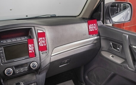 Mitsubishi Pajero IV, 2011 год, 2 299 000 рублей, 13 фотография