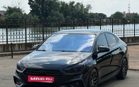 Hyundai Solaris II рестайлинг, 2017 год, 1 350 000 рублей, 2 фотография