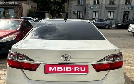 Toyota Camry, 2017 год, 1 900 000 рублей, 4 фотография