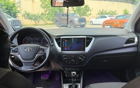 Hyundai Solaris II рестайлинг, 2017 год, 1 350 000 рублей, 10 фотография