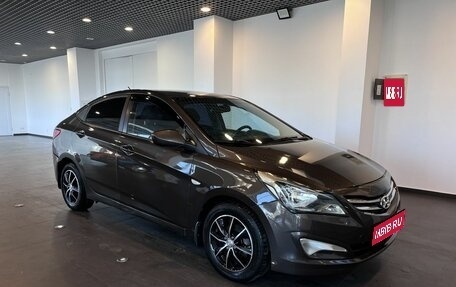 Hyundai Solaris II рестайлинг, 2015 год, 990 000 рублей, 1 фотография