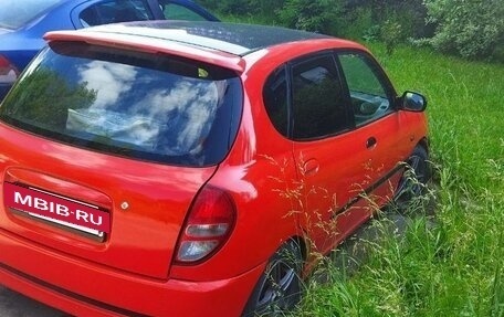 Daihatsu Sirion, 2001 год, 200 000 рублей, 3 фотография