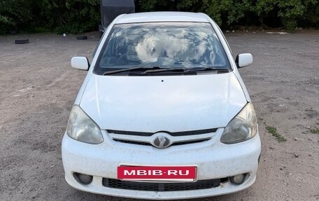 Toyota Platz, 2004 год, 350 000 рублей, 2 фотография