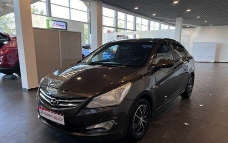 Hyundai Solaris II рестайлинг, 2015 год, 990 000 рублей, 7 фотография