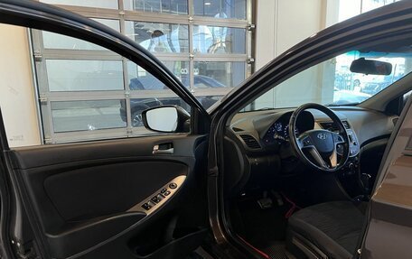 Hyundai Solaris II рестайлинг, 2015 год, 990 000 рублей, 20 фотография