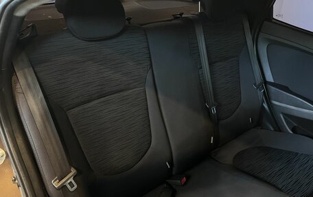 Hyundai Solaris II рестайлинг, 2015 год, 990 000 рублей, 33 фотография