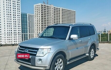 Mitsubishi Pajero IV, 2011 год, 1 499 000 рублей, 2 фотография