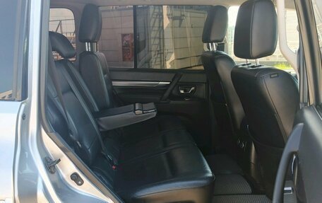 Mitsubishi Pajero IV, 2011 год, 1 499 000 рублей, 22 фотография