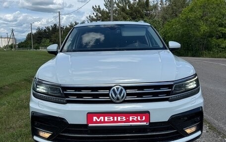 Volkswagen Tiguan II, 2019 год, 2 500 000 рублей, 2 фотография