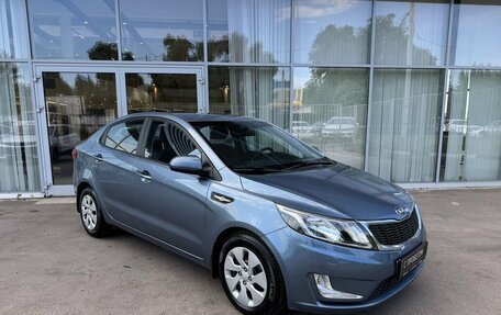 KIA Rio III рестайлинг, 2014 год, 990 000 рублей, 3 фотография