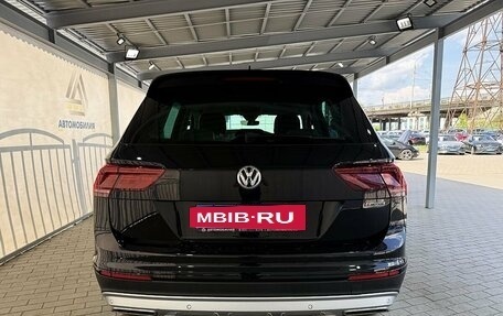 Volkswagen Tiguan II, 2019 год, 2 599 000 рублей, 4 фотография