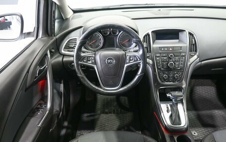 Opel Astra J, 2013 год, 979 900 рублей, 11 фотография