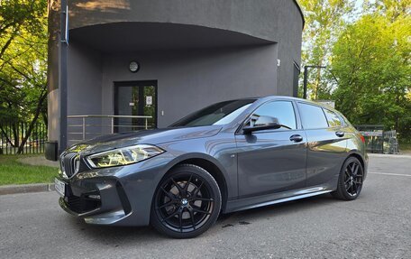 BMW 1 серия, 2019 год, 2 830 000 рублей, 2 фотография