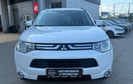 Mitsubishi Outlander III рестайлинг 3, 2013 год, 1 390 000 рублей, 2 фотография