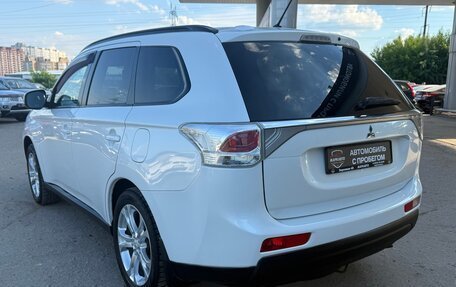 Mitsubishi Outlander III рестайлинг 3, 2013 год, 1 390 000 рублей, 7 фотография