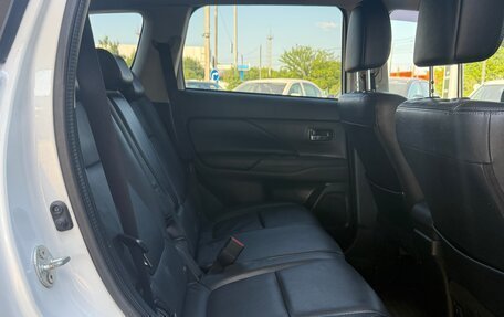 Mitsubishi Outlander III рестайлинг 3, 2013 год, 1 390 000 рублей, 14 фотография