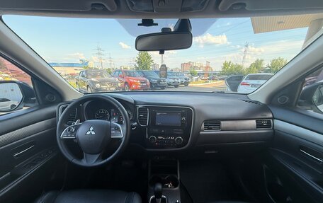 Mitsubishi Outlander III рестайлинг 3, 2013 год, 1 390 000 рублей, 10 фотография