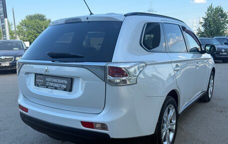 Mitsubishi Outlander III рестайлинг 3, 2013 год, 1 390 000 рублей, 8 фотография