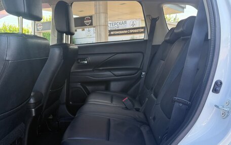 Mitsubishi Outlander III рестайлинг 3, 2013 год, 1 390 000 рублей, 13 фотография